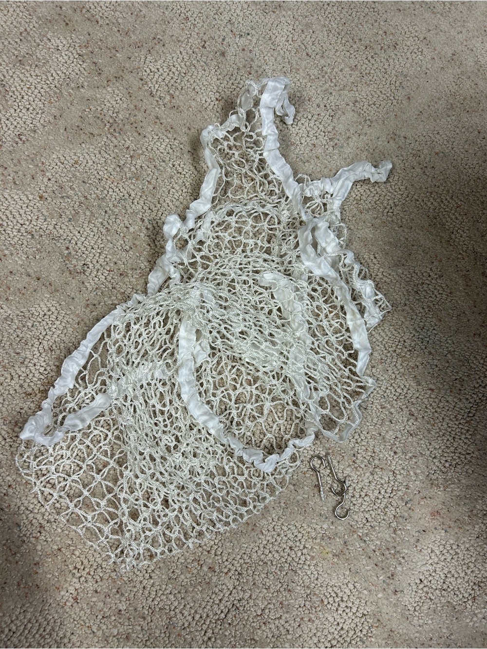 Kids Stuffy corner net with hardware